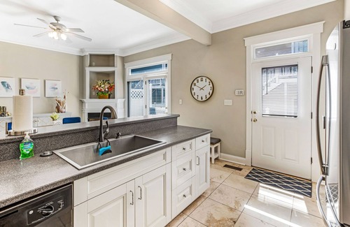 Dixon Park House | Charming Home Near Forsyth Park w/Parking + Outdoor Space by Lucky Savannah