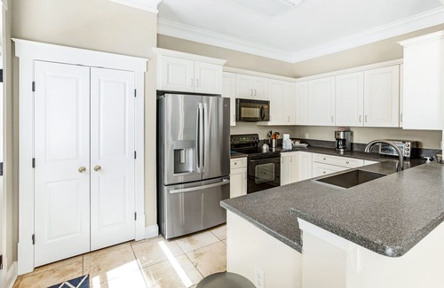 Dixon Park House | Charming Home Near Forsyth Park w/Parking + Outdoor Space by Lucky Savannah