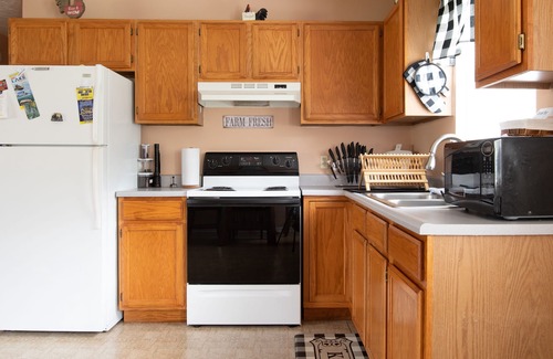 Dandridge House | 🤩Charming🥰 Home near Pigeon Forge 😍 &Lake 💦 w/ Gym💪 & firepit🔥⭐sleeps 8⭐
