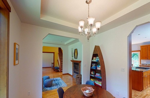 Clinton House | Charming Home near the Ferry w/Private Hot Tub - Walk to Trails