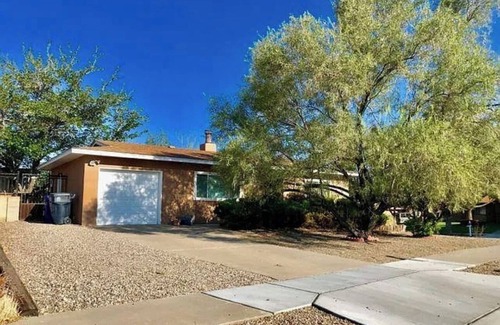 Alamedan Valley House | Charming Home Near Balloon Fiesta