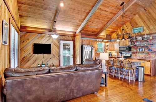 Fairhope House | Charming Home on Fish River - Perfect for your Family!