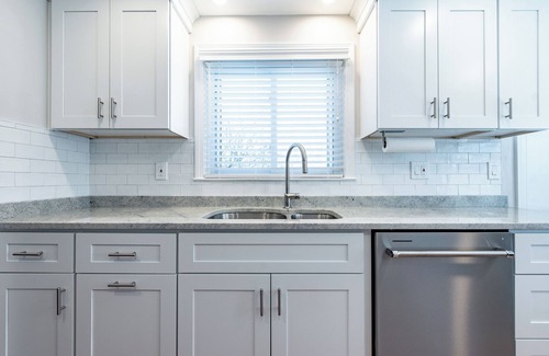 Narragansett House | Charming Home, pocketed along Narrow River!