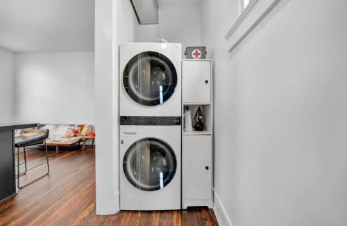 Cherokee Triangle Apartment | Charming Home Steps from Louisville Best Spots