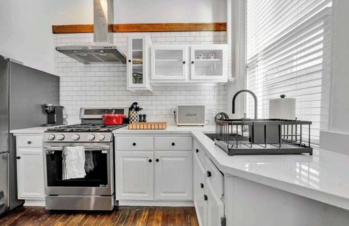 Highlands Apartment | Charming Home Steps from Louisville’s Best Spots