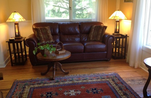 Easton Other | Charming Home, Stunning Mt. View, Rural Area, Wi-Fi, Dog Friendly, Full Kitchen