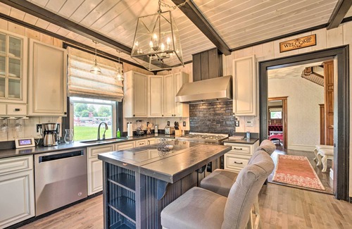 Gerry House | Charming Home w/BBQ: 9 Mi to Chautauqua Lake!