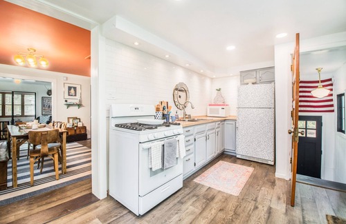 Union Pier Cottage | Charming Home w/Large Yard, Free WiFi, Furnished Deck, Gas Grill, Firepit