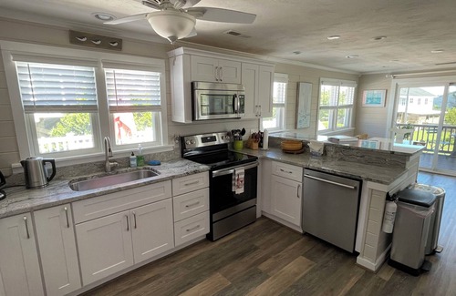 Sandbridge House | Charming home with outdoor space for relaxation and fun. 5 minute walk to beach.