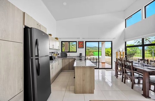 Veintisiete de Abril House | CHARMING HOME WITH PRIVATE POOL - CLOSE TO BEACH AND PET FRIENDLY - NATURE