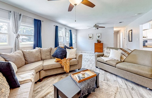 Myrtle Grove House | Charming home with firepit, office space, washer/dryer, & streaming