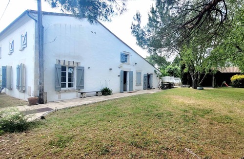 Breuillet House | Charming Home with Pool Near Royan & Beaches