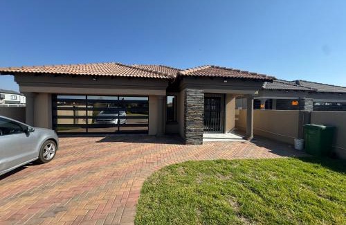 Middelburg House | Charming Home