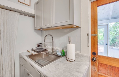Hot Springs Cottage | Charming Hot Springs Home < 2 Mi to Bathhouse Row!