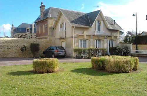 Saint-Regnobert-de-la-Cote-de-Nacre House | Charming house in Saint Aubin sur Mer, 50 m from the beach.