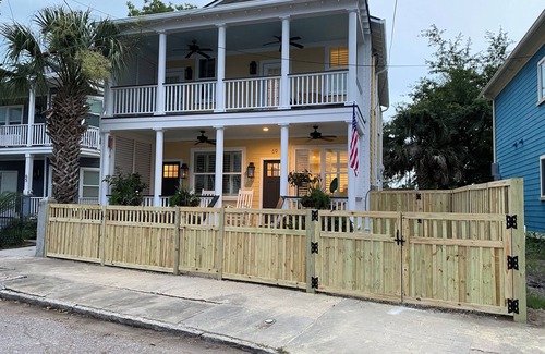 Westside House | Charming house 2nd floor unit, downtown Charleston steps from King Street