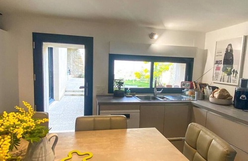 Collias House | Charming house, a stone's throw from the river in the center of Collias