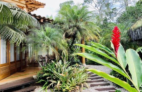 Itamambuca House | Charming House com piscina 100m do mar