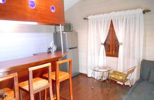 Albion House | Charming House in Albion with Shared Pool