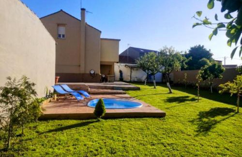 Boiro House | Charming House in Esteiro with Garden and Terraces