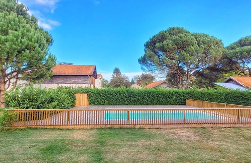 Lue House | Charming house in Les Landes for 10 with swimming pool