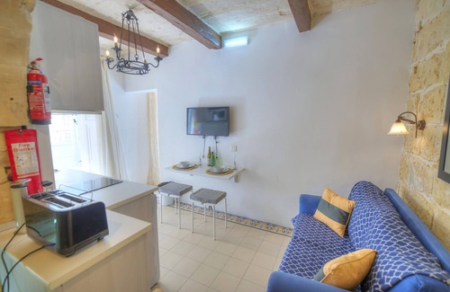 Valletta Ski Chalet | Charming house in the heart of Valletta CPAC1-3
