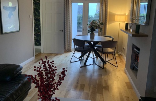 Bangor House | Charming House, Newly Refurbished and Just 5 Mins Walk to the Marina