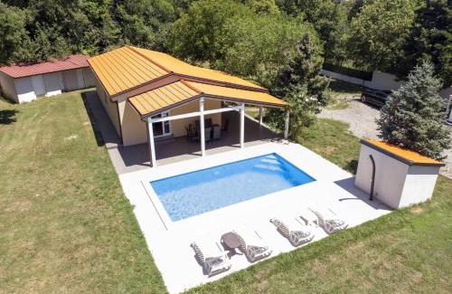 Valtura House | Charming House Noelene