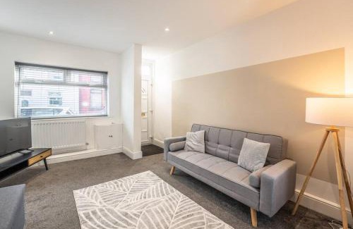 Widnes House | Charming House - Sleeps 5 - Free Parking, Self Check-In, Fast WiFi and Smart TV with Netflix by Yoko Property
