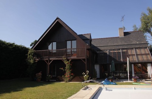 La Richardais House | Charming house with heated pool