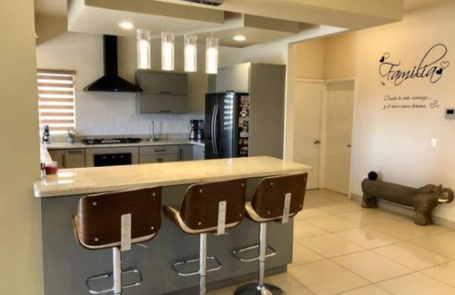 Lomas de Valle Verde House | Charming House With Beautiful City View