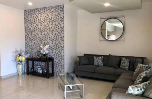 Lomas de Valle Verde House | Charming House With Beautiful City View