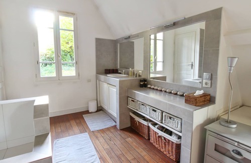 Sevres House | Charming house with garden in Sèvres - Welkeys