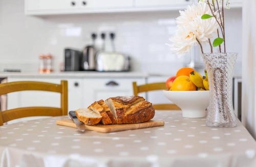 Hove Apartment | ❤ Charming Hove Apartment ☆ With Easy Parking ☆ Relax, Unwind, Enjoy ❤