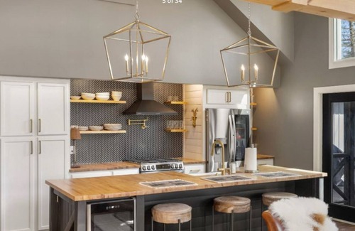 Mirror Lake House | Charming In Town Cottage-2 Fireplaces