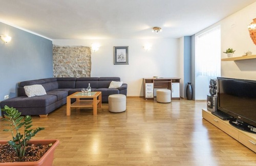 Orihi House | Charming inland holiday house in village Orihi