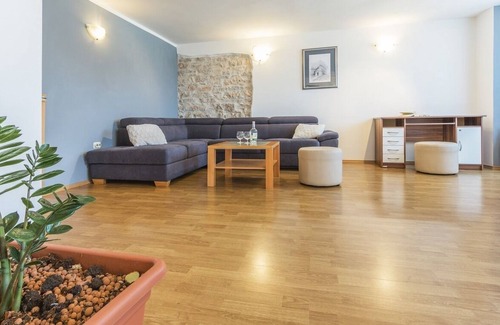 Orihi House | Charming inland holiday house in village Orihi