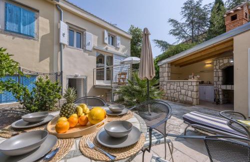 Cove Murtar Apartment | Charming Island Villa Alba - Happy Rentals