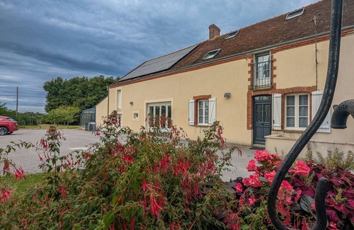 Orsennes Cottage | Charming Isolated Farmhouse with Indoor Heated Pool and Large Private Garden in South Berry