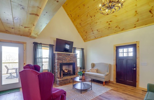 Jefferson House | Charming Jefferson Home w/ Loft & Mountain Views