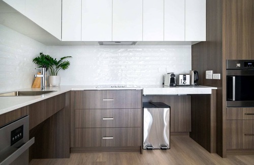 Kellyville Apartment | Charming Kellyville Retreat with Parking & Balcony