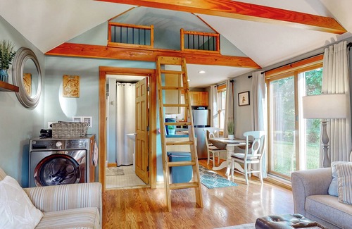 Kennebunk Apartment | Charming Kennebunk Studio Cottage w/Beach Access