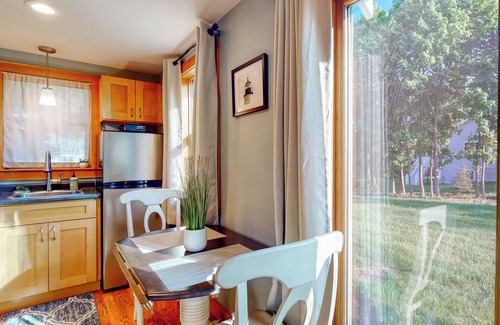 Kennebunk Apartment | Charming Kennebunk Studio Cottage w/Beach Access