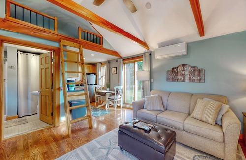 Kennebunk Apartment | Charming Kennebunk Studio Cottage w/Beach Access