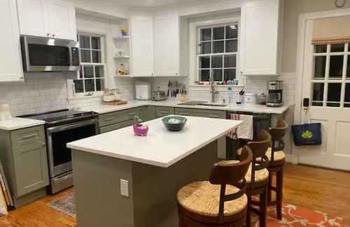 Bellewood House | Charming Kentucky home! Walking distance to bars and restaurants.