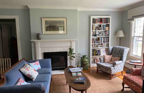 Bellewood House | Charming Kentucky home! Walking distance to bars and restaurants.