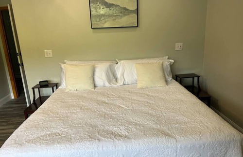 Wellsboro Cabin | Charming King Suite w/Shared Game Room + Firepit