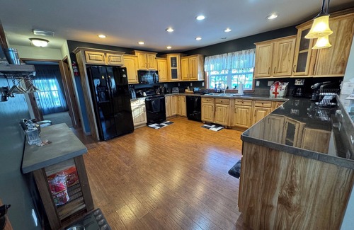 Lake Luzerne-Hadley Ski Chalet | Charming Lake Side Retreat- 3 bed/3 bath Chalet- Pet Friendly