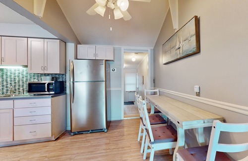 Scotts House | Charming Lakefront House with Stunning Views and Private Dock