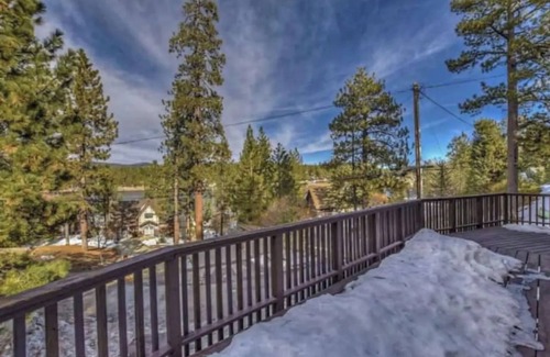 Boulder Bay Cabin | Charming Lakeside Retreat